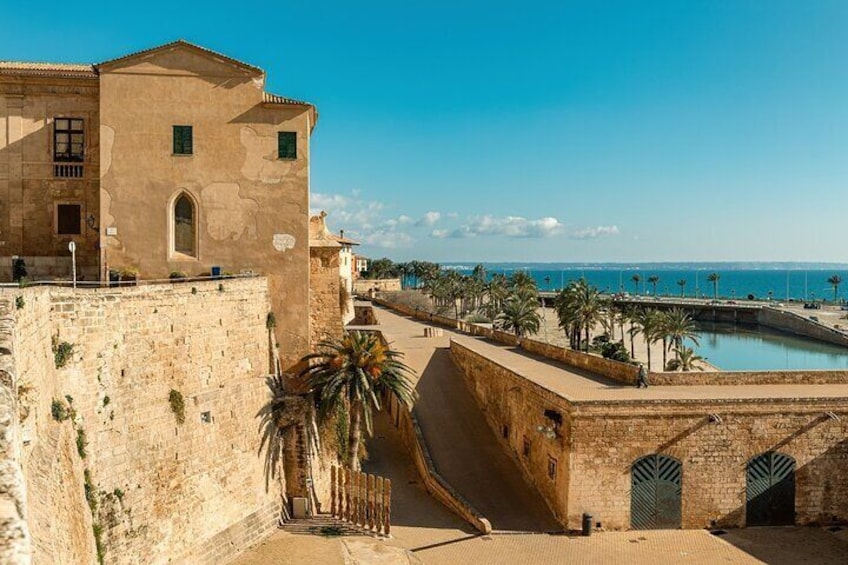 Palma de Mallorca Private Tour with Skip-the-Line Cathedral Entry