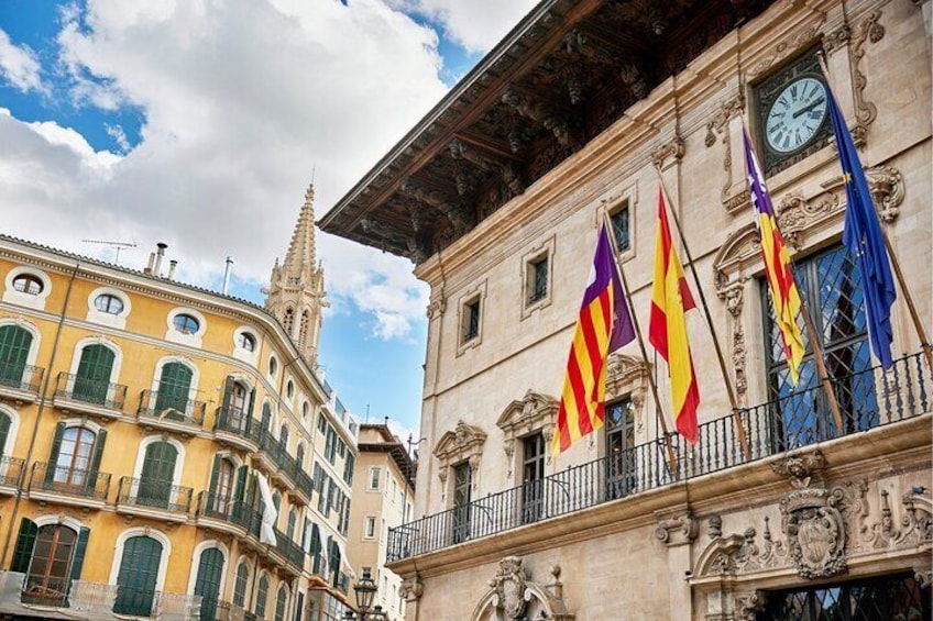 Palma de Mallorca Private Tour with Skip-the-Line Cathedral Entry