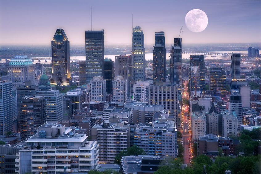 Scenic Montreal Night Tour