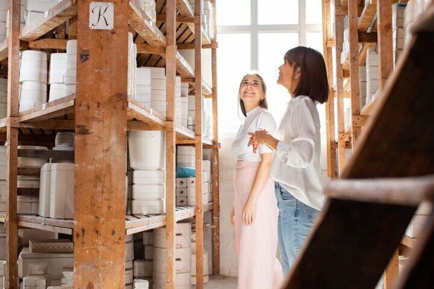 Behind the Scenes Manufacture Tour in English