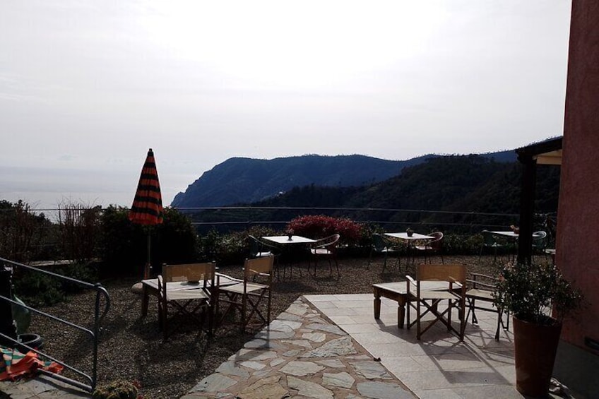 E-Bike Tour in Cinque Terre with Aperitif in Farmhouse