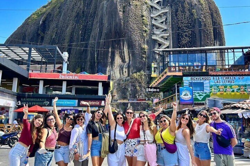 Small group Guatape tour with Luxury Boat, Meals and Llamas farm