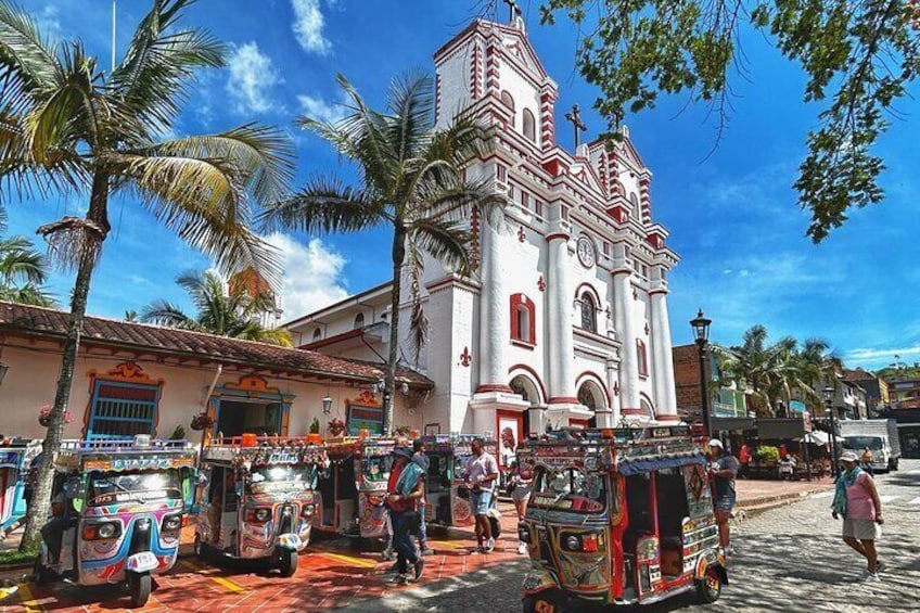 Guatapé Tour and Private Luxury Boat Tour