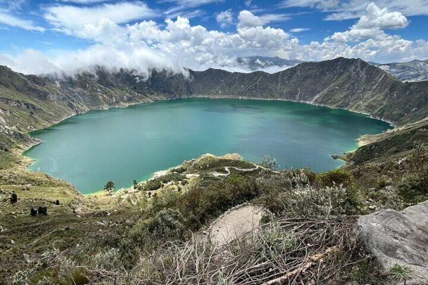 Volcanoes and Scenic Trails in Quilotoa