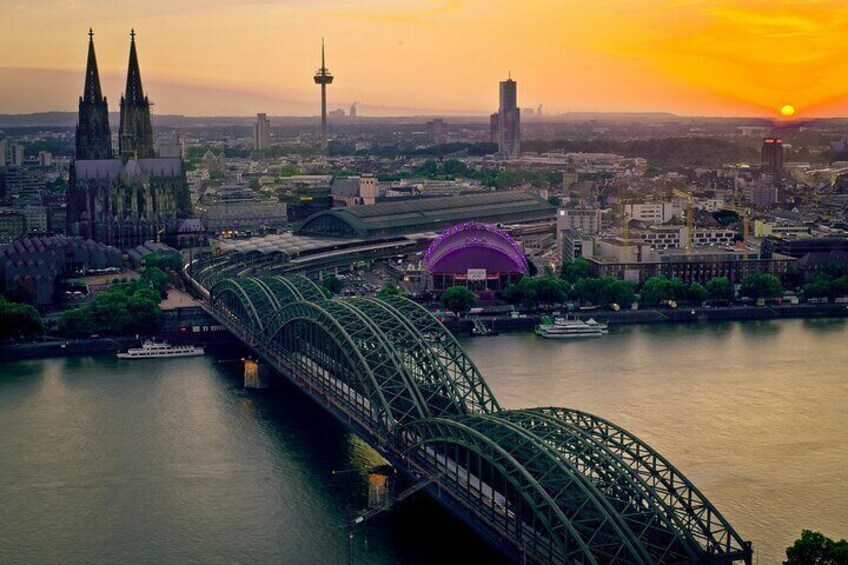 Cologne and Düsseldorf City Highlights Tour with Free Photos