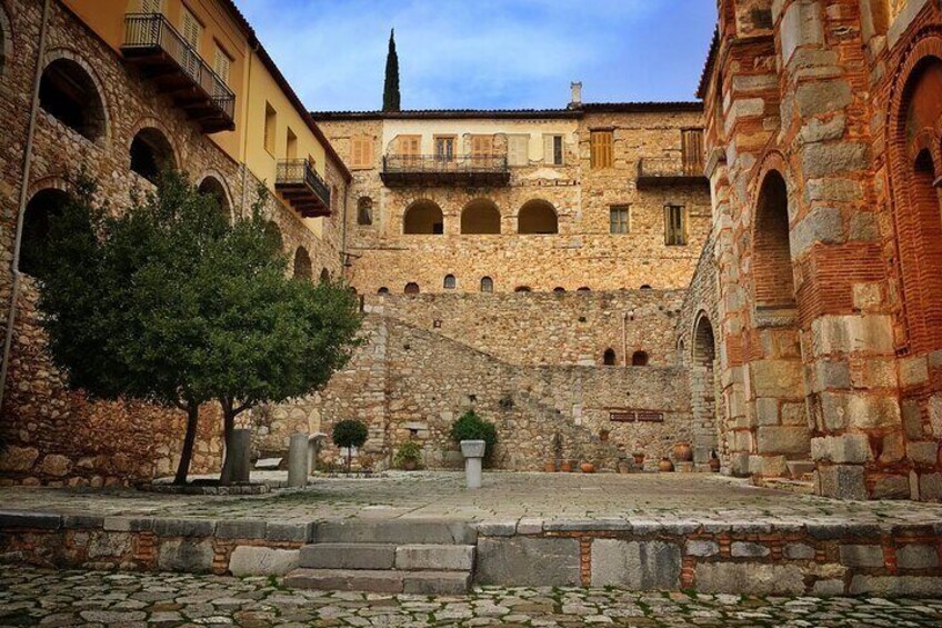 Delphi & Monastery of Hosios Loukas Private Full Day Tour