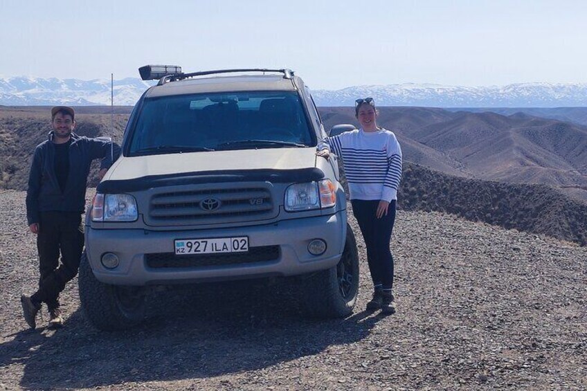 A prepared SUV with an experienced guide makes the tour amazing