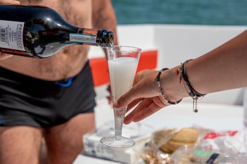 Guided boat excursion along the conero riviera
