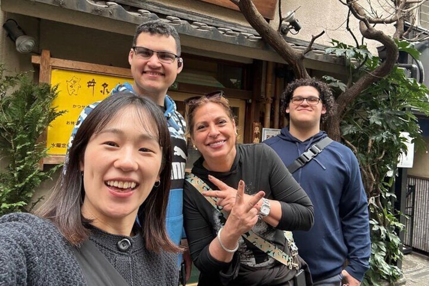 Tokyo: Asakusa Food and Culture Tour with Lunch