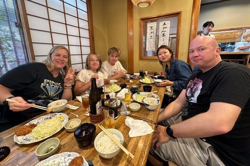 Tokyo: Asakusa Food and Culture Tour with Lunch