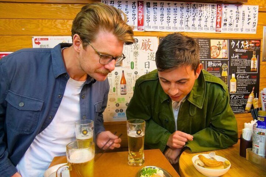 Tokyo Local Bar Hopping Tour in Shimbashi