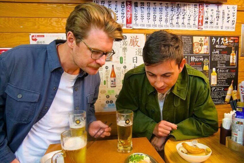 Tokyo Local Bar Hopping Tour in Shimbashi