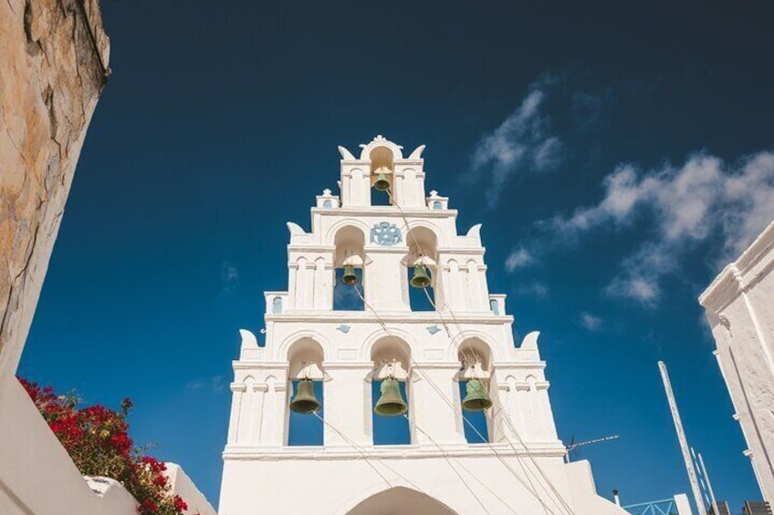Revisit History and Explore Traditional Villages in Santorini