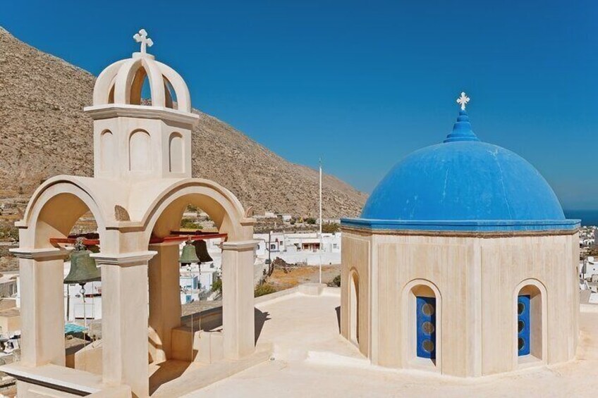 Revisit History and Explore Traditional Villages in Santorini