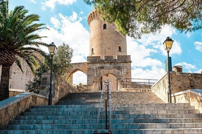 Palma de Mallorca Quest Experience in Castle Bellver Prison Break