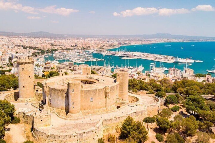Palma de Mallorca Quest Experience in Castle Bellver Prison Break