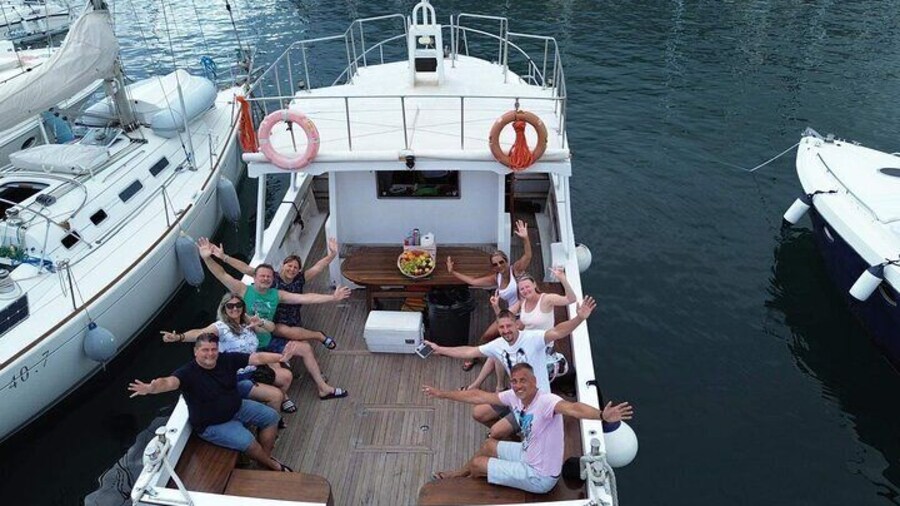 Boat tour of the island of Ischia