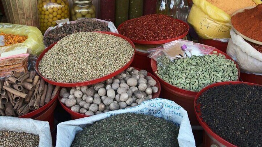 Bazar Tour – A Culinary Adventure Through Tbilisi’s Dezerter’s Bazaar