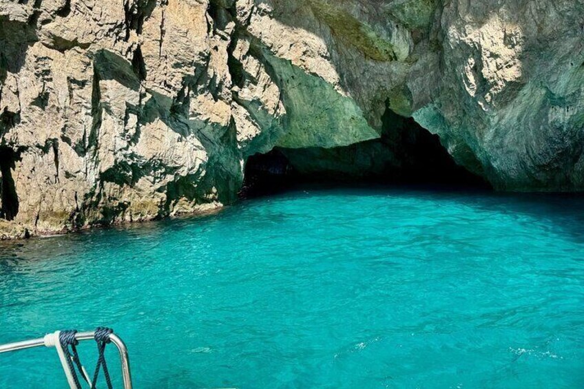 Positano Shared Tour to Capri and Blue Grotto
