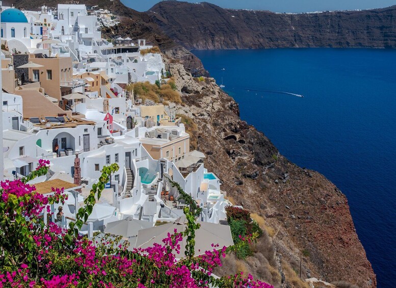 Picture 1 for Activity From Heraklion Santorini Guided Day Tour