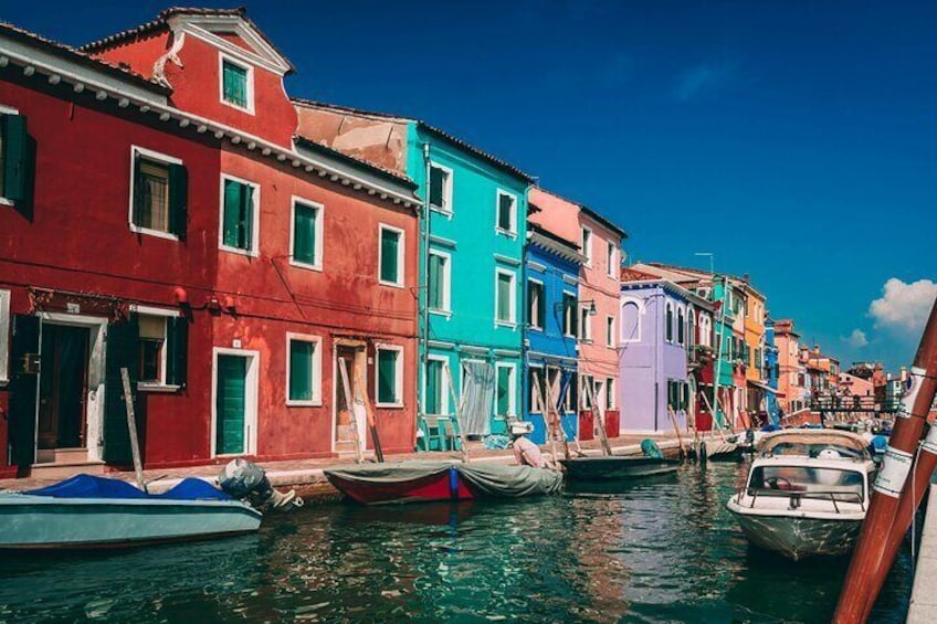 Murano and Burano with Visit to the Glassworks and Lace Museum