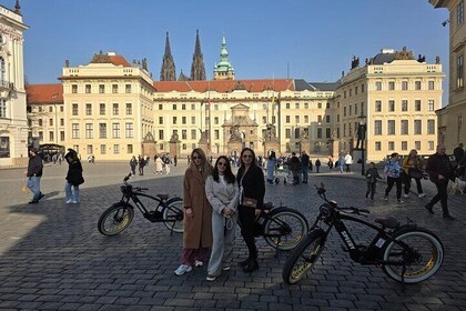 Prague's Highlights & Viewpoints, Sightseeing on Ebike