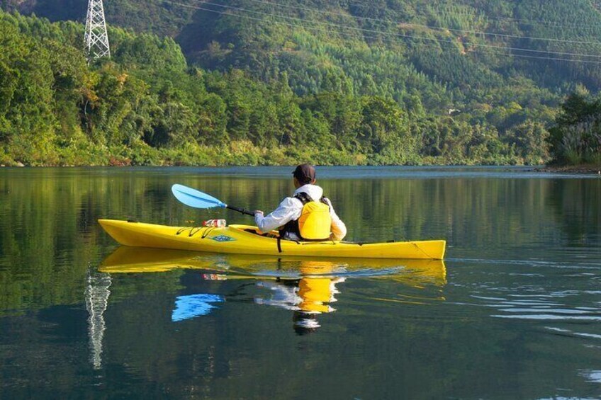 Immersing Guilin Via Kayaking