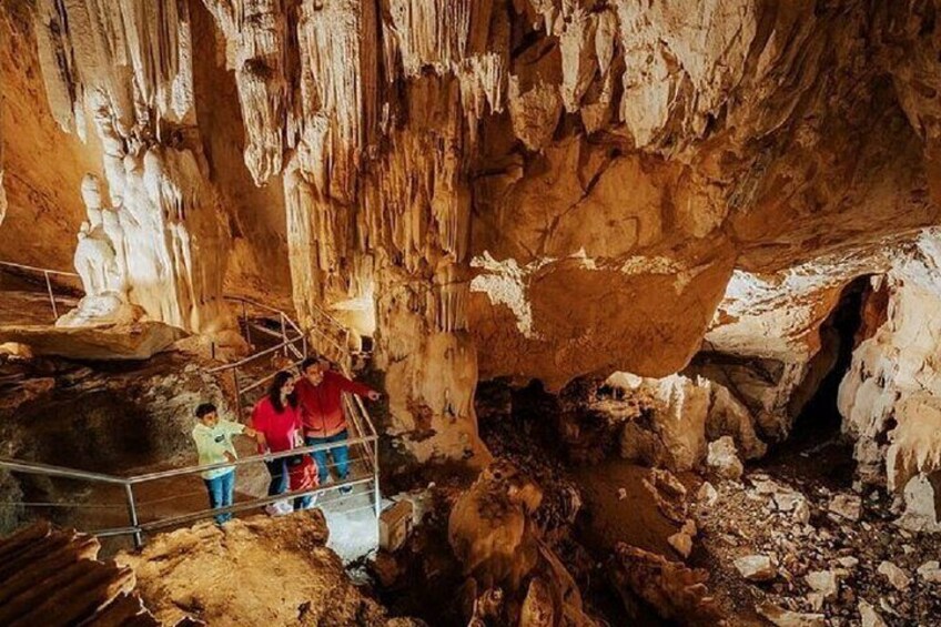 Wombeyan Caves: Fig Tree Cave Tour