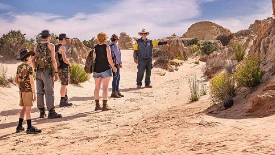 Mungo National Park: Mungo Lunette Guided Tour