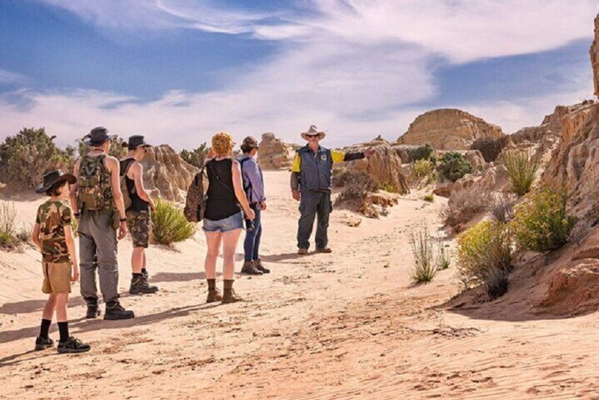 Mungo National Park: Mungo Lunette Guided Tour