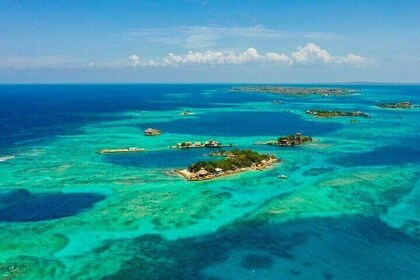 Full Day Rosary Islands and Playa Blanca Baru with Lunch