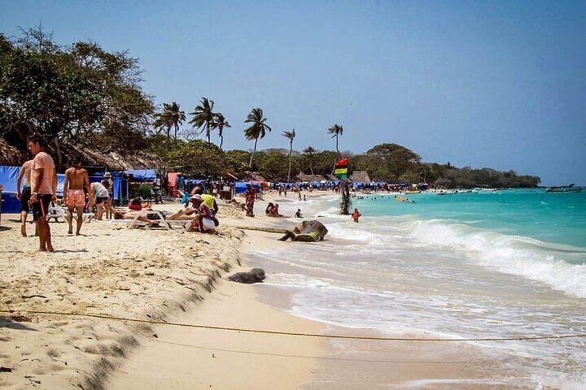 Full Day Rosary Islands and Playa Blanca Baru with Lunch
