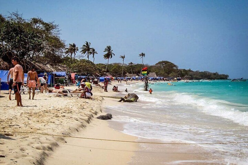 Full Day Rosary Islands and Playa Blanca Baru with Lunch