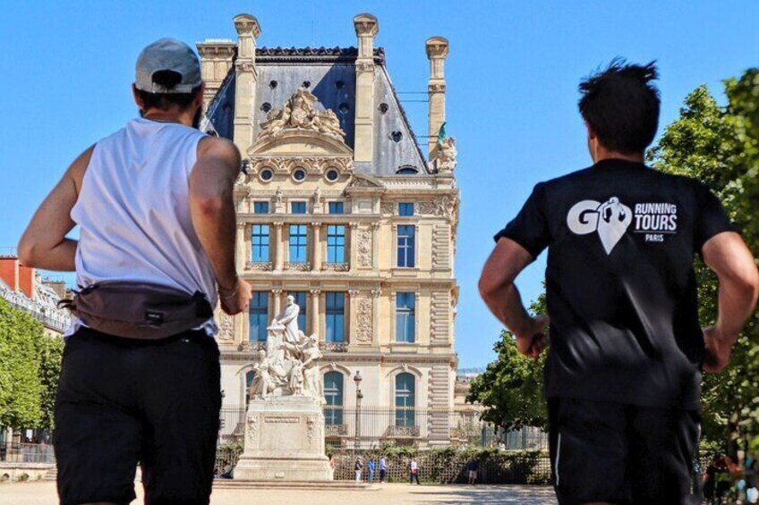 Paris Main Sights Group Running Tour 8K