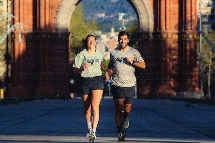 Run the Barcelona Gothic with a Local: 7K Group Running Tour