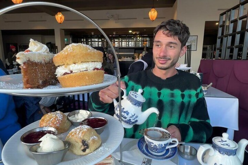 Traditional Afternoon Tea in Edinburgh with Castle View