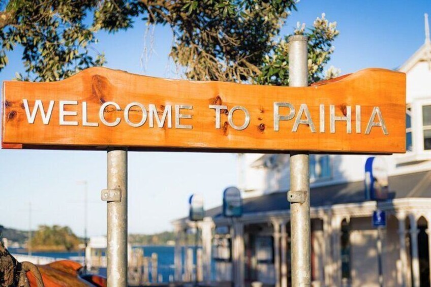 Auckland to Paihia via West Coast Small Group Tour (One Way)