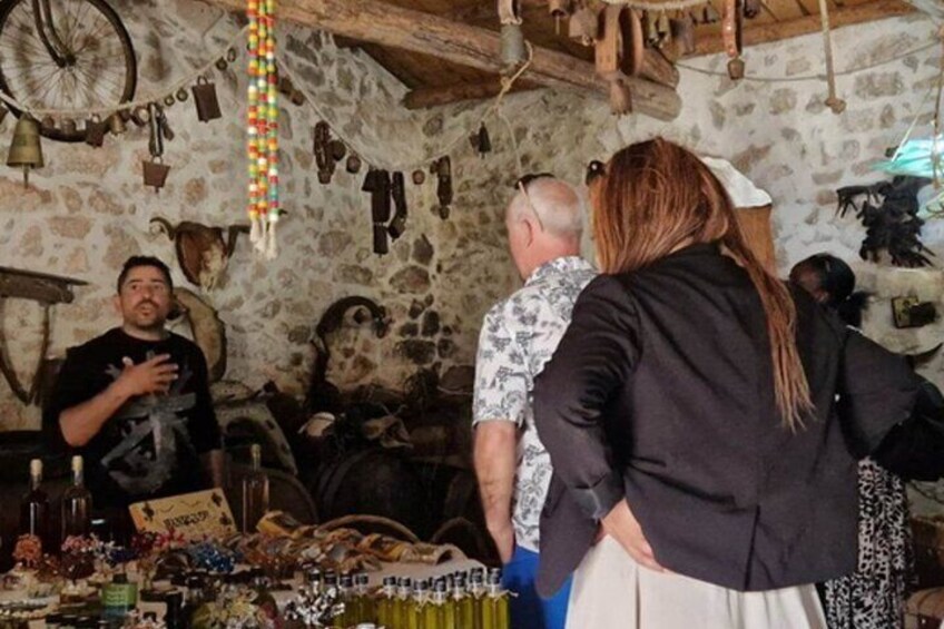 Discover the Zakynthos Past an Exclusive Tour