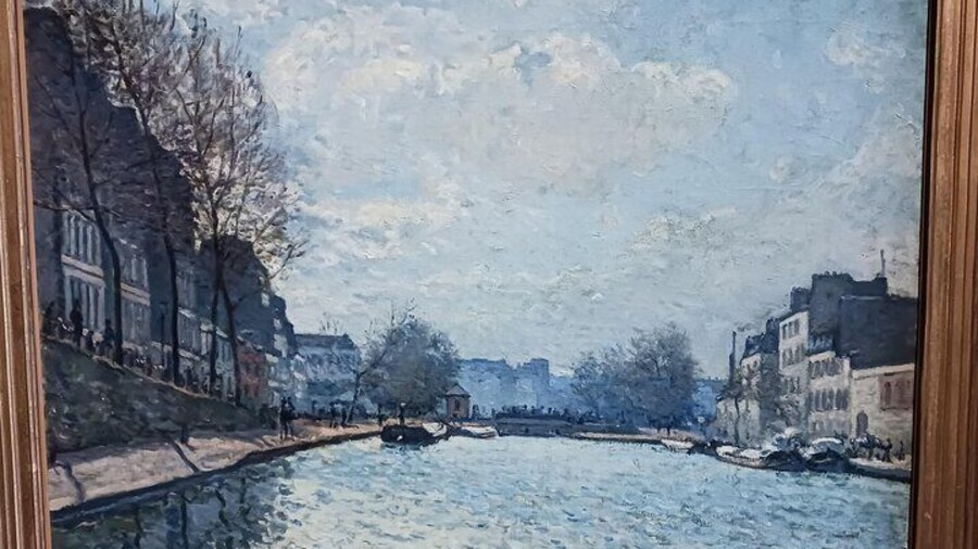 Canal Saint Martin: Place for Local Parisians