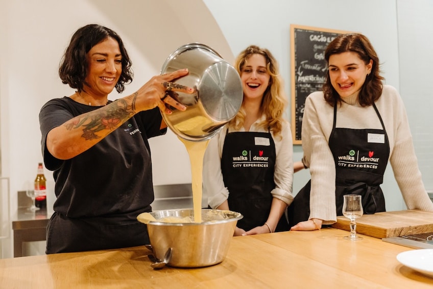 Gnocchi and Tiramisu Cooking Class in Rome with Unlimited Wine