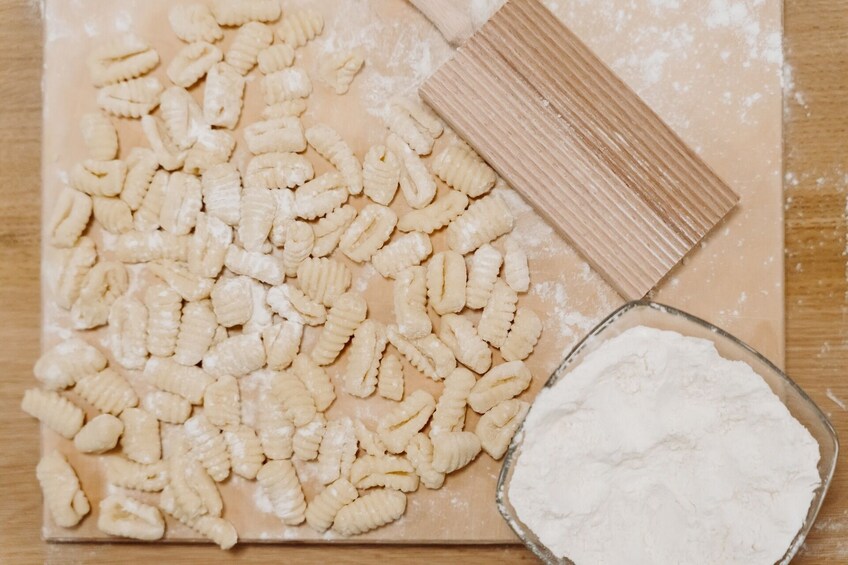 Gnocchi and Tiramisu Cooking Class in Rome with Unlimited Wine