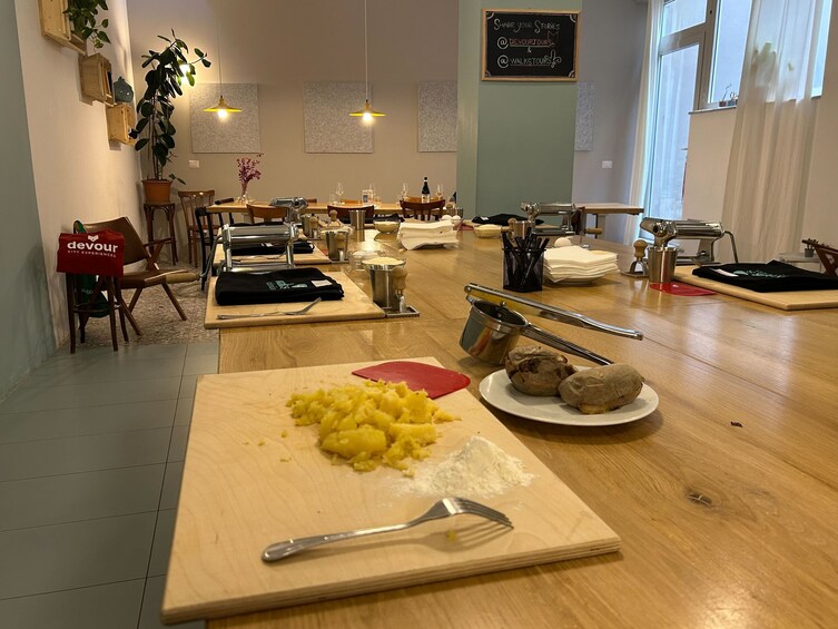 Gnocchi and Tiramisu Cooking Class in Rome with Unlimited Wine
