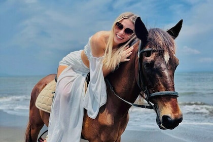 Paseo a caballo en Saba Beach Bali