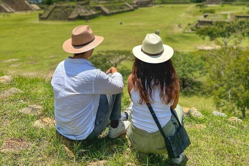 Tour Monte Albán, Hierve el agua, Teotitlán Del Valle and Mezcal