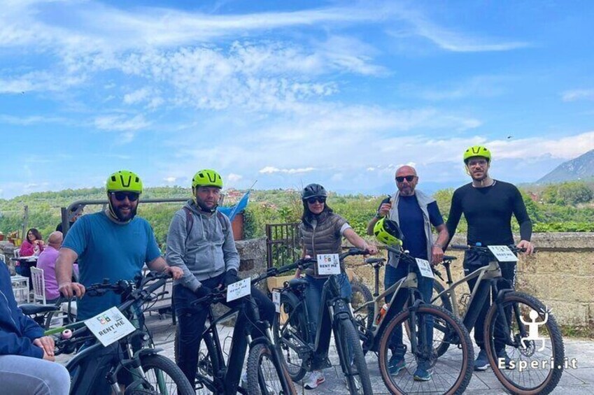 A perfect experience for families and friends: get ready to ride through history and nature with your guide by your side.
