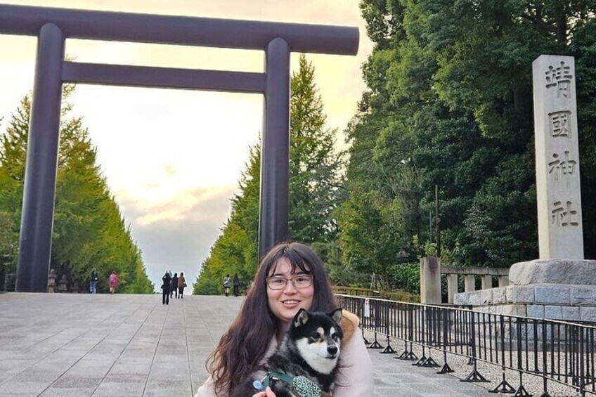  Private Yasukuni Shrine Walking Tour in Tokyo