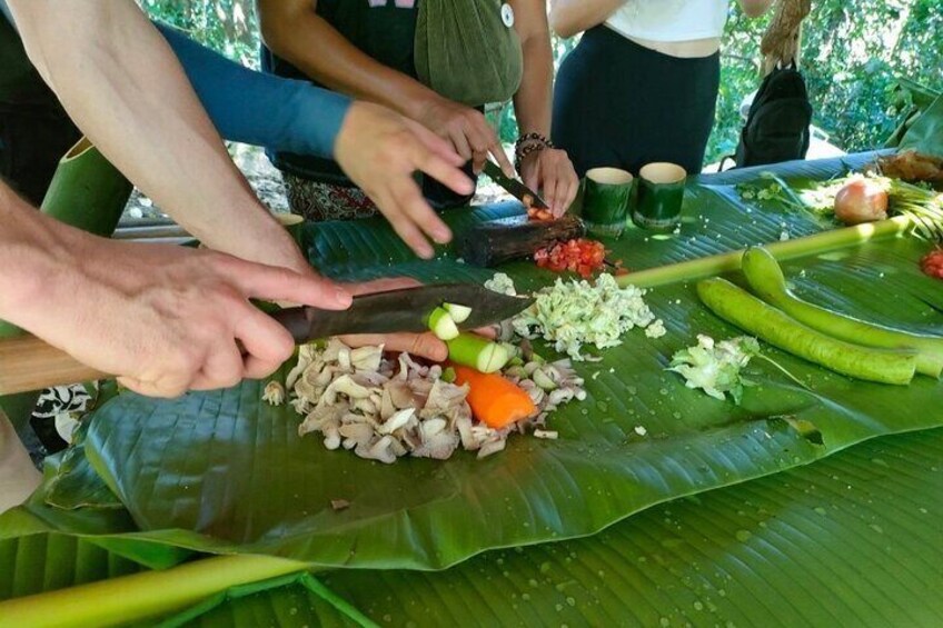 One Day Trekking Chiang Rai Jungle Adventure and Bamboo Cooking