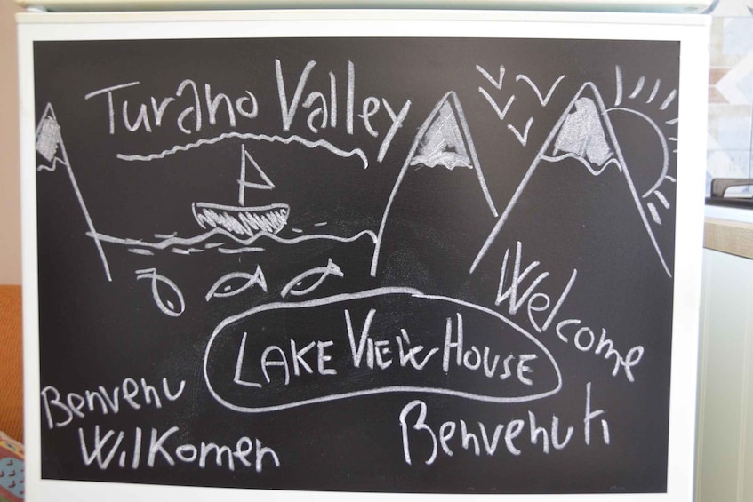 Picture 13 for Activity TURANO LAKE: Hike, Castle and Lunch, a Day Trip 1h from Rome