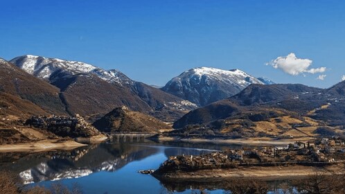 Turano Lake: full day trip with Hike, Castle, Tour and Lunch