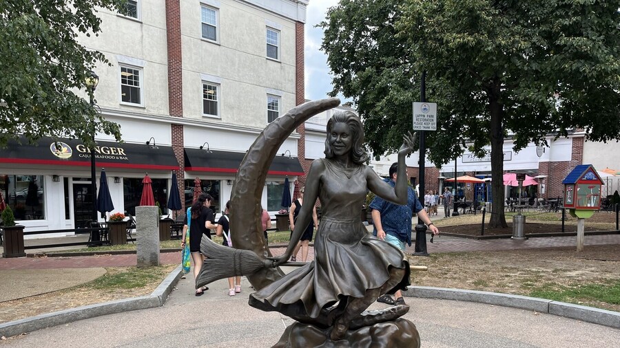 Salem Witch Tour from Boston with Broom Making Experience